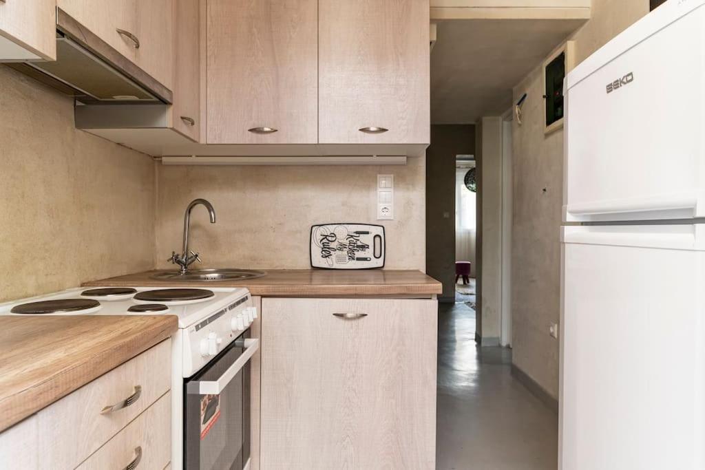 Cute Full Apt W/Backyard In Paleo Faliro Athena Bagian luar foto